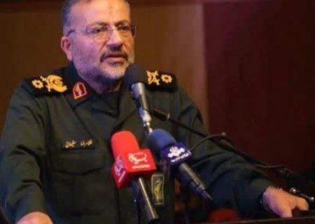 دشمن خبیث همچون مار زخم‌ خورده است