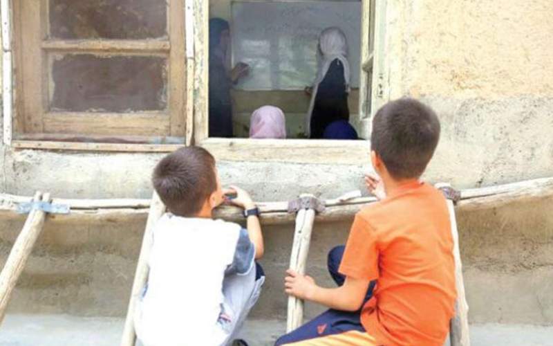 هیچ دانش‌آموزی نباید از تحصیل باز بماند