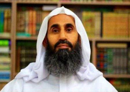 علما پرچم‌داران بصیرت در میدان جنگ نرم‌اند