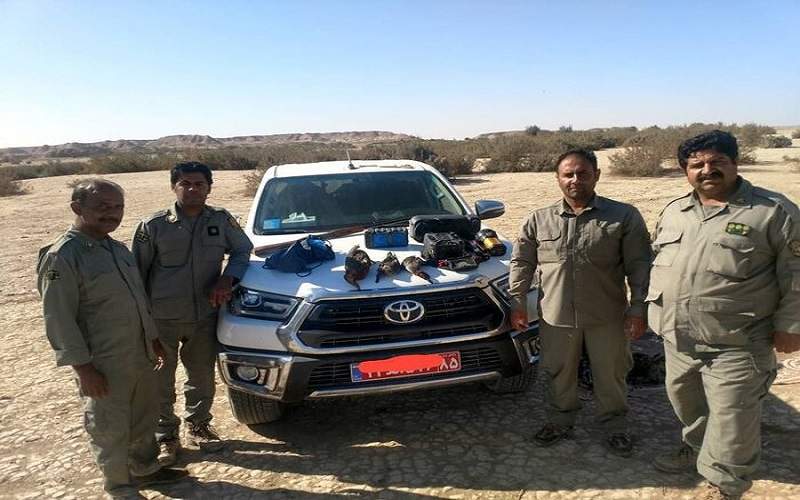 دستگیری ۸ شکارچی غیرمجاز در منطقه چاه‌نیمه زهک