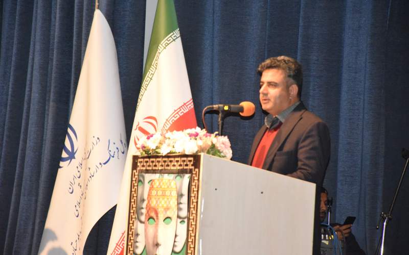 تئاتر خیابانی آیینه‌ای از زندگی مردم است