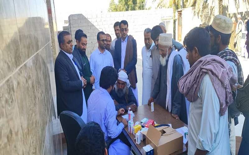 ارائه خدمات درمانی رایگان به نمازگزاران بیرک