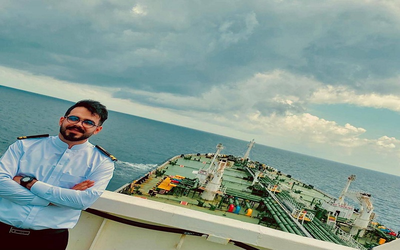 از مهرستان کم‌برخوردار تا فرماندهی آب‌های جهان