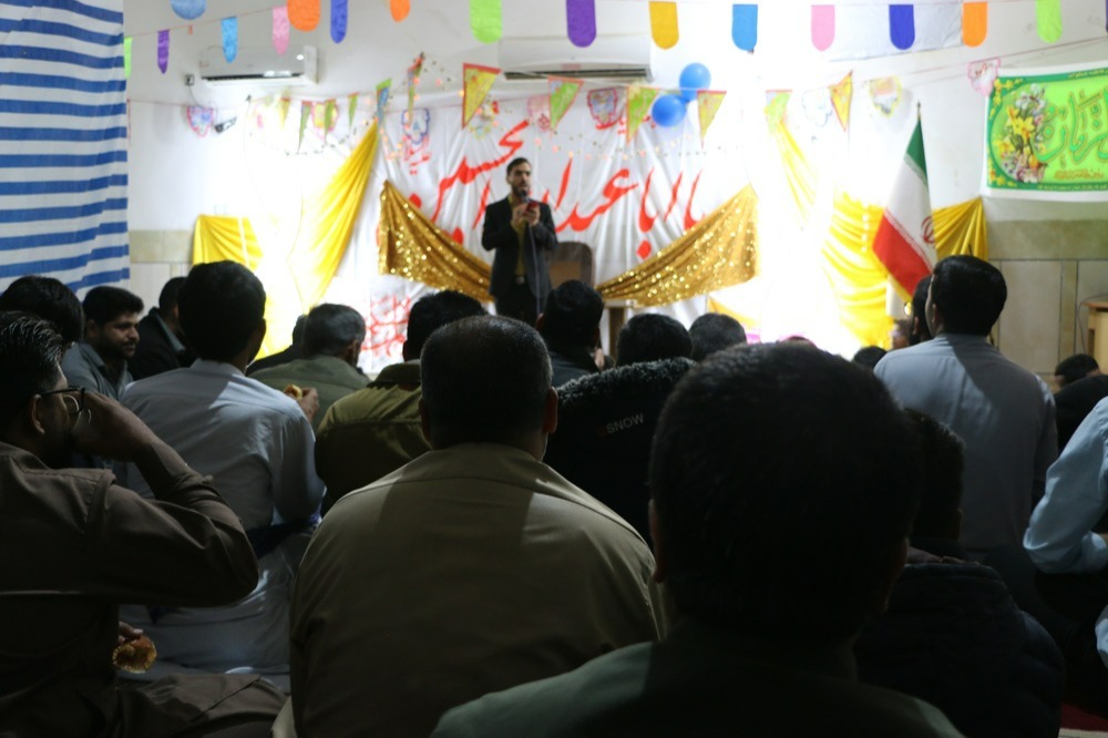 علمدار کربلا محور وحدت و معنویت مردم