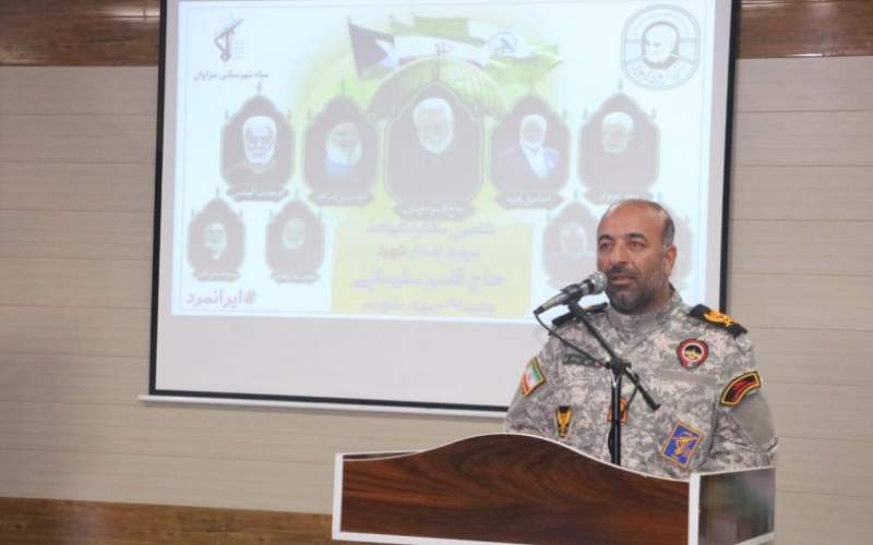 شهید سلیمانی اسوه ایثار و مقاومت جهانی