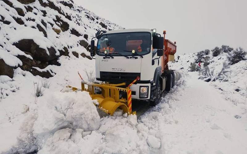 اجرای ۱۱۰ کیلومتر برفروبی در محورهای روستایی تفتان
