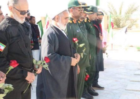 شهدا ترسیم‌گران مسیر عزت و استقلال‌اند