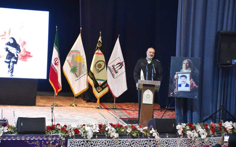 خانواده‌های شهدا پرچمدار کاروان بصیرت‌اند