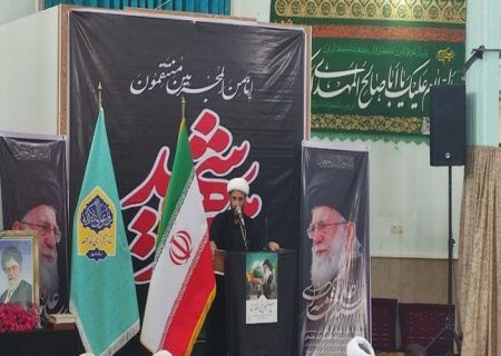 ملت ایران از آرمان‌های انقلاب عقب‌نشینی نمی‌کند
