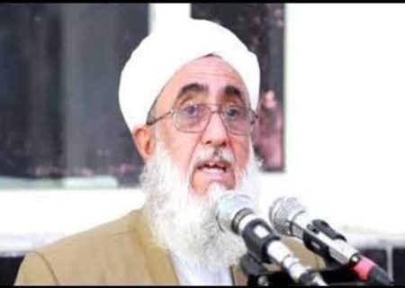 امت اسلامی در کنار رهبری ایستاده است