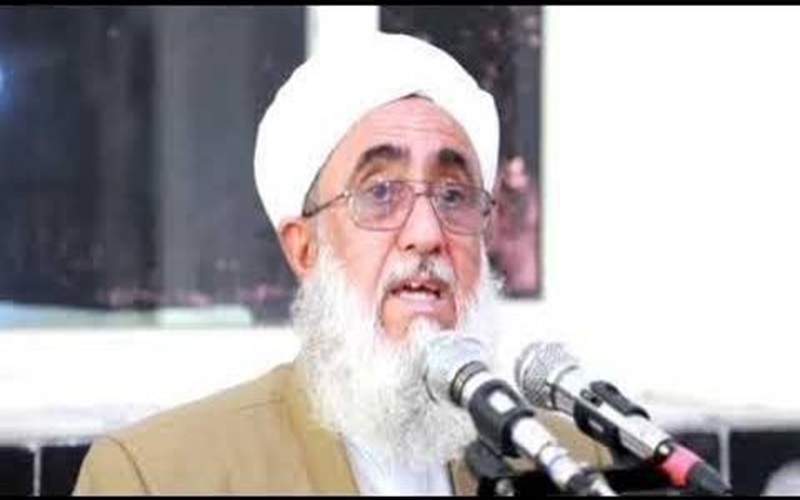 امت اسلامی در کنار رهبری ایستاده است