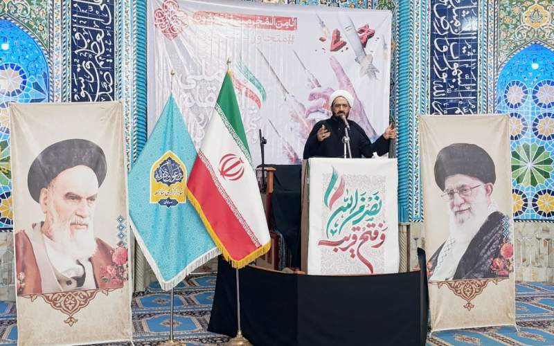 رمز پیروزی ملت، ایستادگی و توکل بود