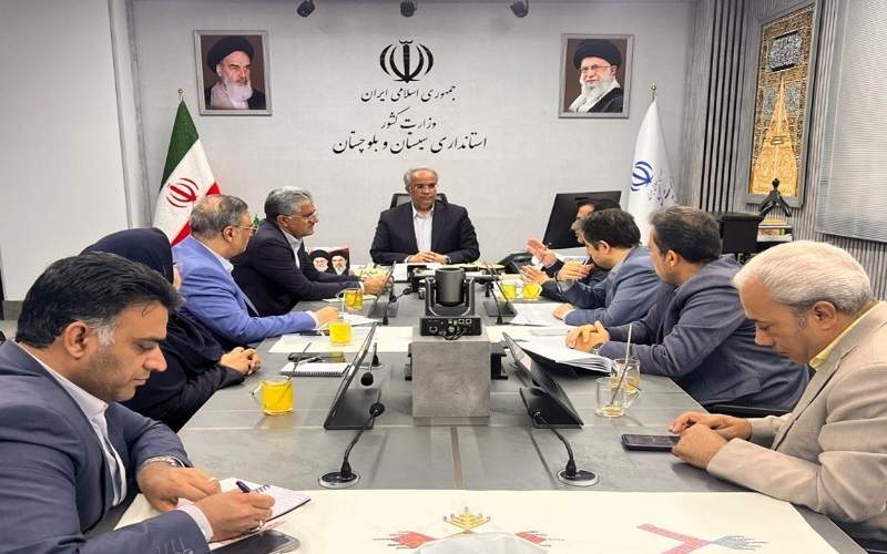 توسعه نیروگاههای خورشیدی و بادی
