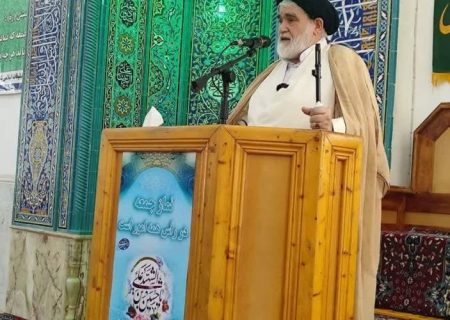 مسئولان کشور باید کنار مردم بایستند