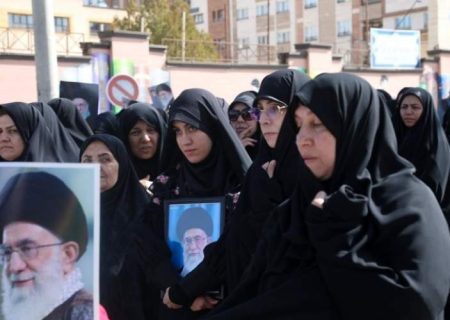 بانوان وارثان فرهنگی مکتب رهبر شهید