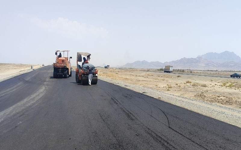 آغاز آسفالت ۲۶ کیلومتر بزرگراه در شمال سیستانوبلوچستان