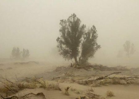 باد و گردوخاک در راه شمال سیستان‌وبلوچستان