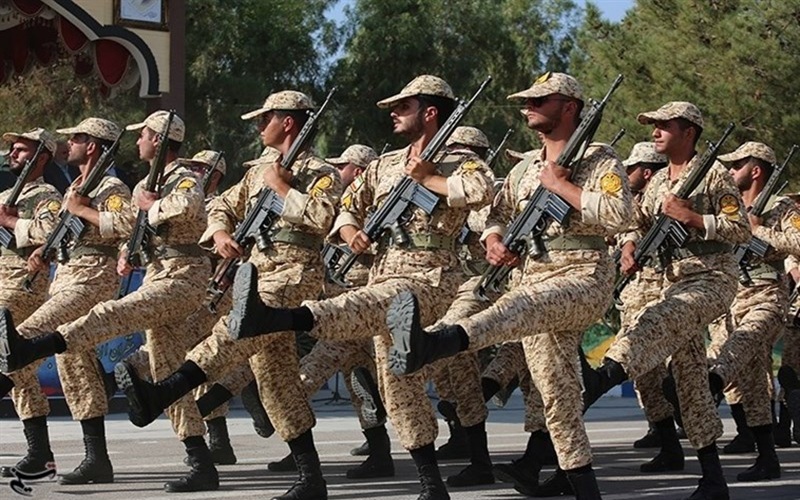 سربازان، ستونهای مستحکم اقتدار ملی هستند